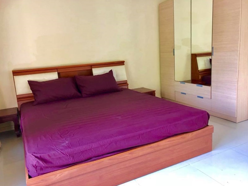 ให้เช่าทาวน์เฮ้าส์ 4 ชั้น ย่านสุขุมวิท พื้นที่ 380 ตรม. 3 ห้องนอน เช่า 65,000 บ/ด