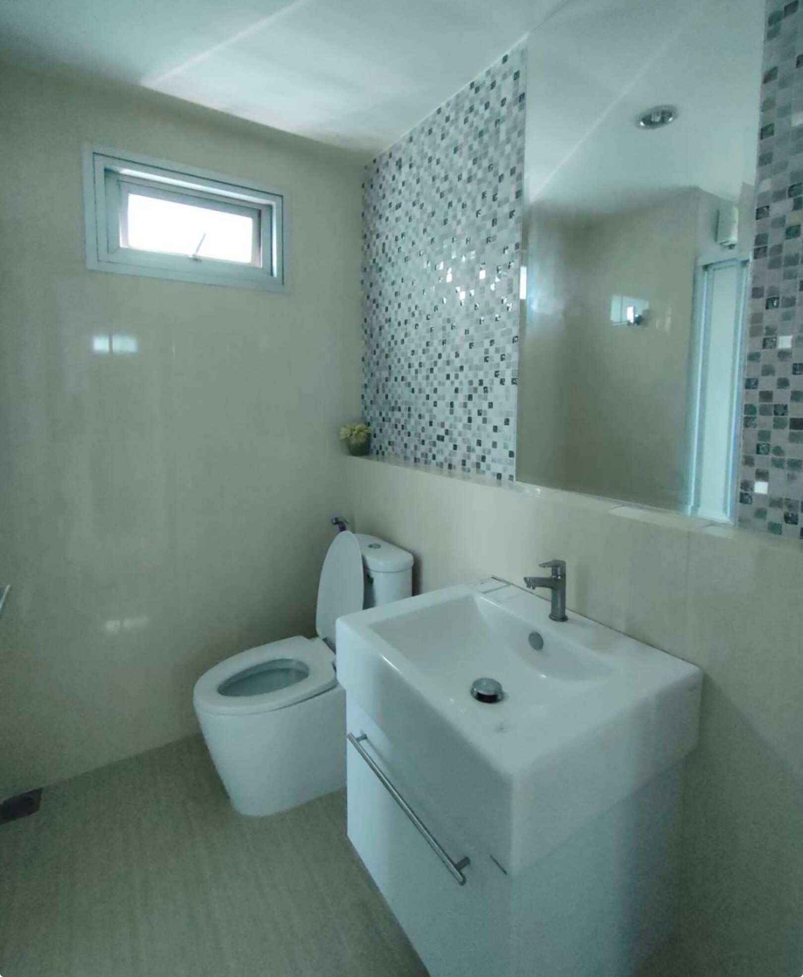 ให้เช่า ไลฟ์ รัชดาภิเษก 56 ตรม. 2 ห้องนอน ราคาเช่า 32,000 บาท/เดือน