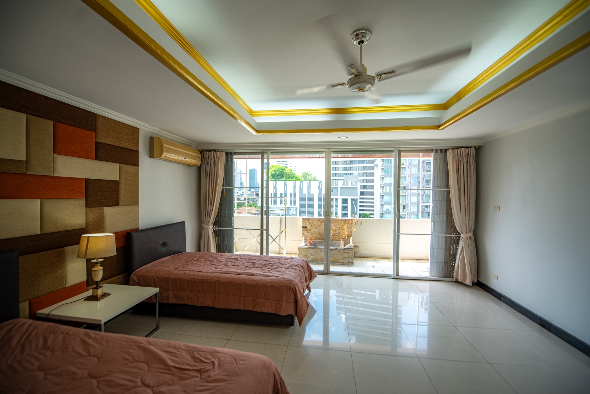 Pet friendly 3 BED 3 bath + 1 spare room plus maid room and maid bathroom plus 4 balconies and 2 car parks .. 350 SQ METER Ready to Move in.