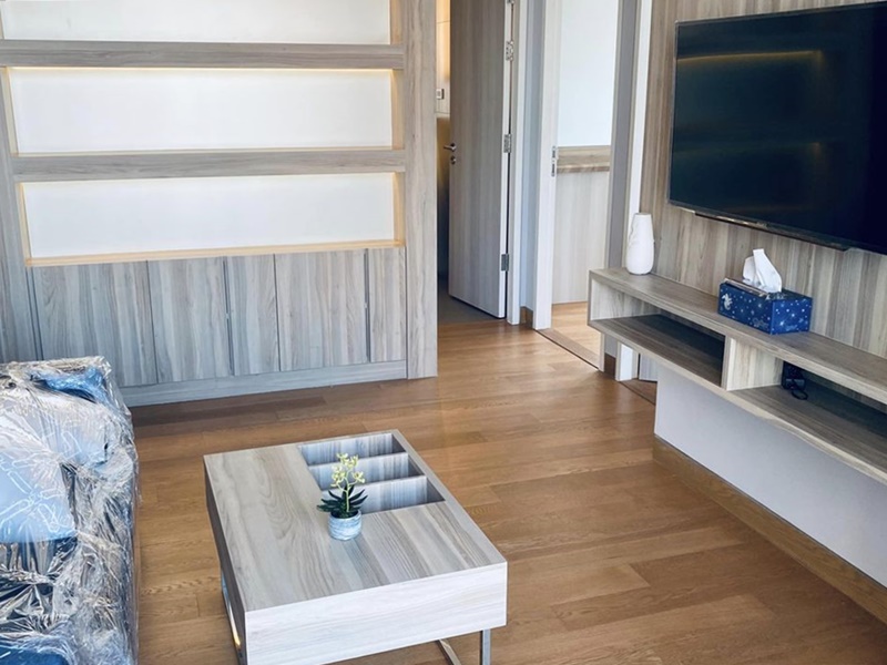 ขาย/ให้เช่า เดอะ ลุมพินี 24 พื้นที่ 56 ตร.ม. 2 ห้องนอน เช่า 40,000 บ/ด ขาย 12.5 ล้าน