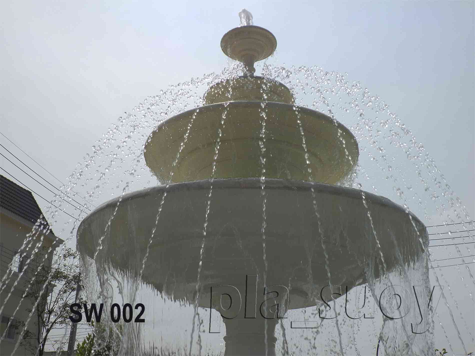 บ่อน้ำพุ พาน 4 ชั้น หน้าโครงการ The Wellington ที่สมุทรปราการ