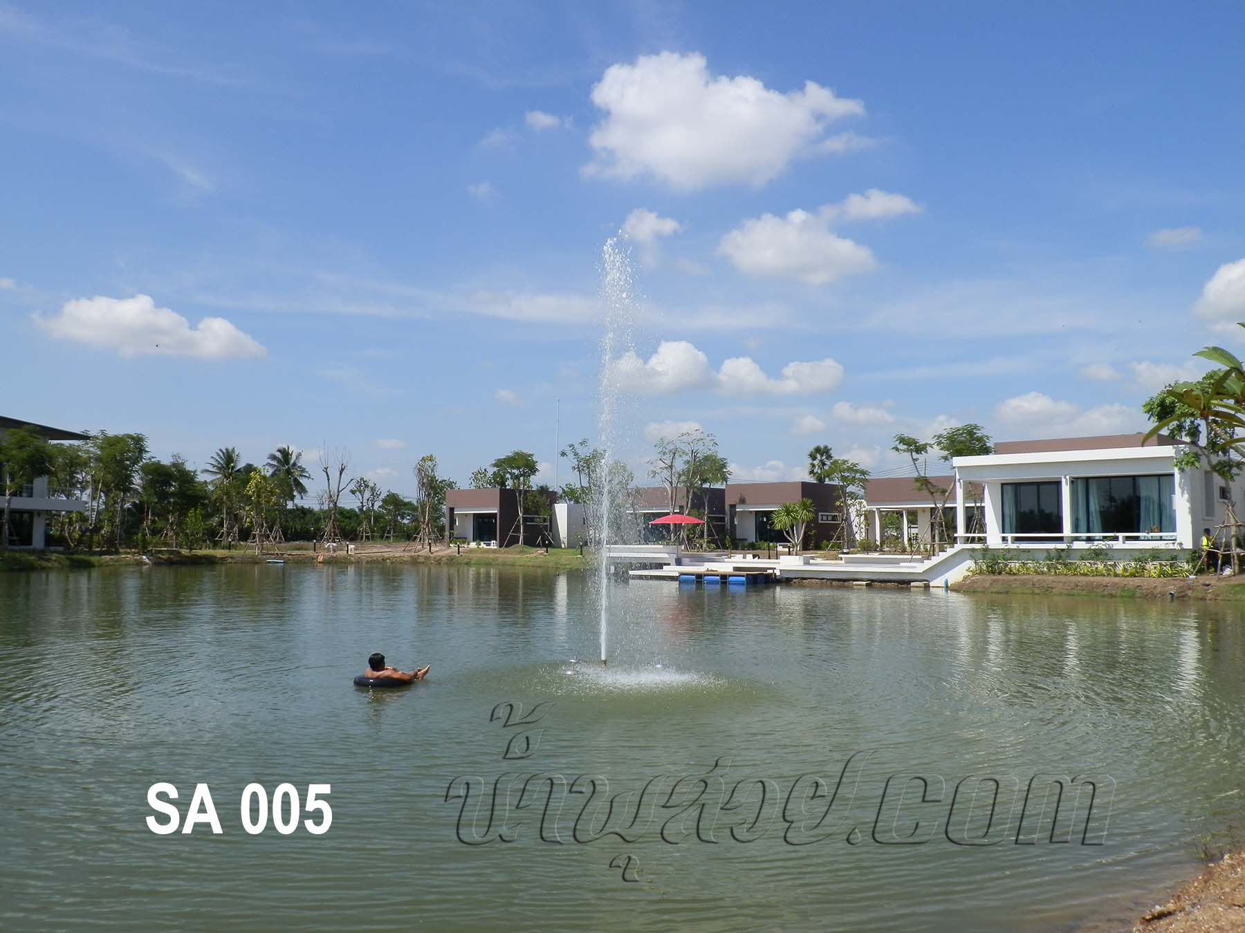 ชุดน้ำพุทุ่นลอยราคาประหยัด ที่บริษัท สปิริต อะโกร จำกัด