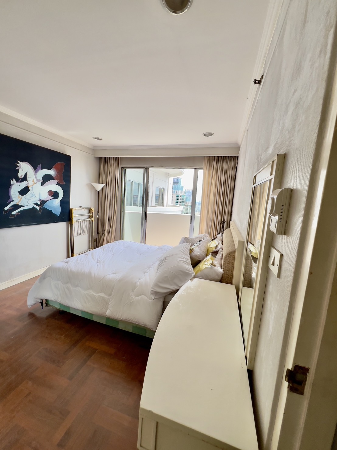 ให้เช่าคอนโด วิทยุ คอมเพล็กซ์ พื้นที่ 100+ ตรม. 2 ห้องนอน ราคา 38,000 บ/ด