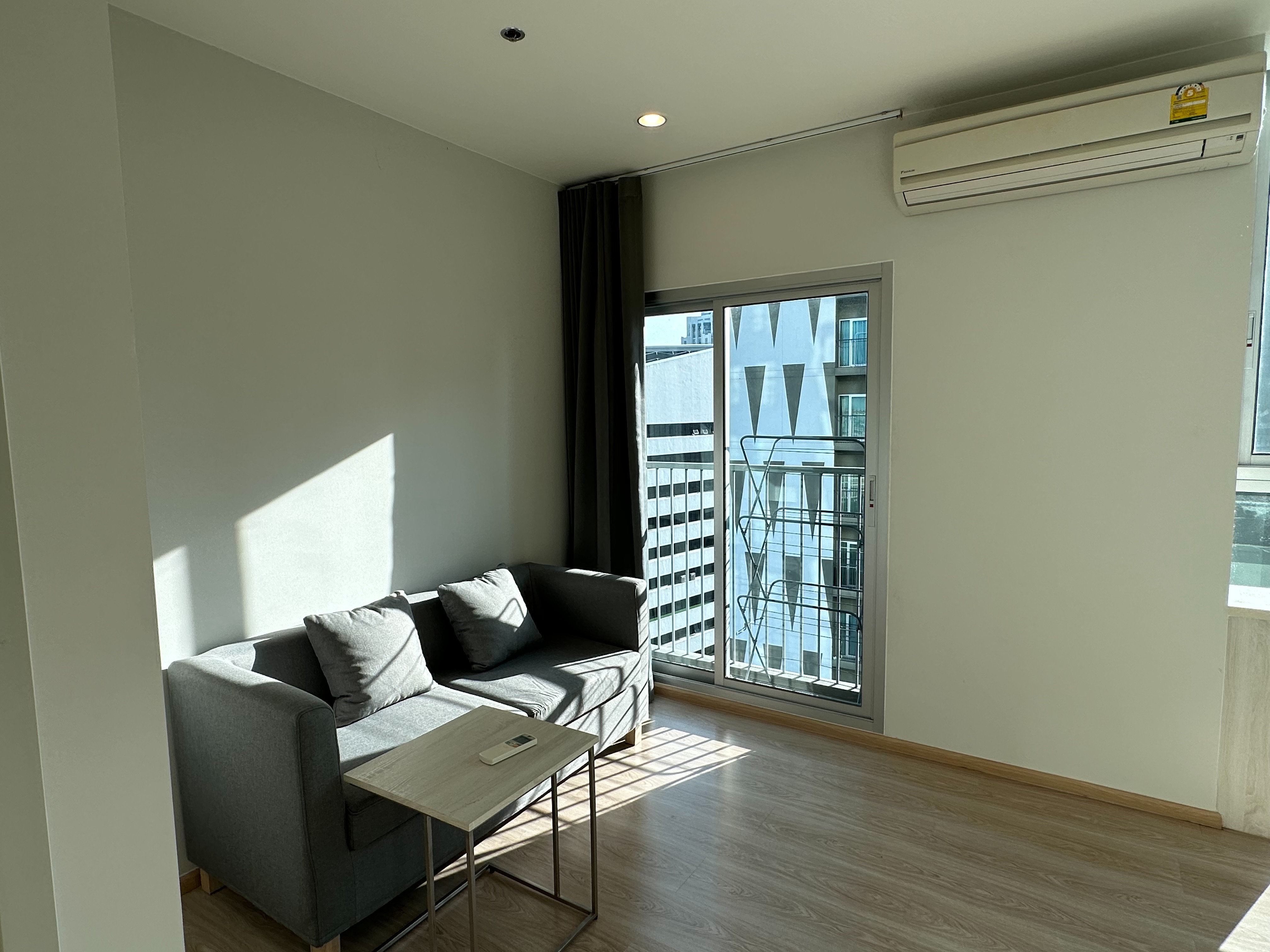 Noble Revolve รัชดา 2 ห้อง 2 ห้องนอน 2 ห้องน้ำ ขนาด 51 ตรม. ชั้น 2X-25