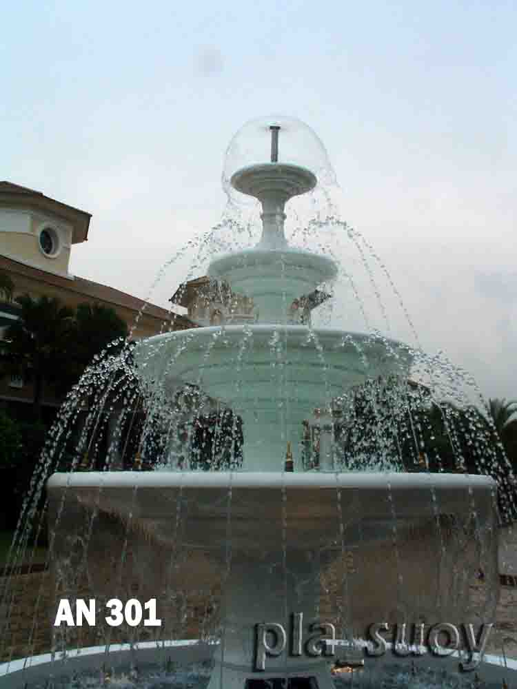 พานน้ำพุ 4 ชั้น หน้าบ้านคุณ อรุณี