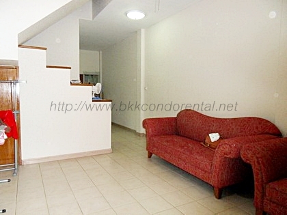 ขายทาวน์เฮ้าส์ 3 ชั้นใน Village Ektunutisherminne Latplakhao 87 พื้นที่ 17 ตรว.