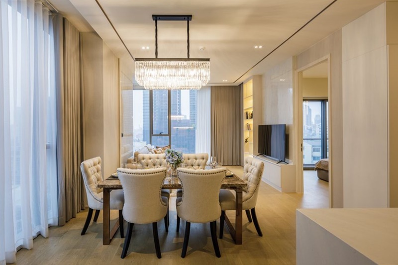 ให้เช่าคอนโด เดอะ สแตรนด์ ทองหล่อ พื้นที่ 95 ตร.ม. 2 ห้องนอน. เช่า 100,000 บ/ด