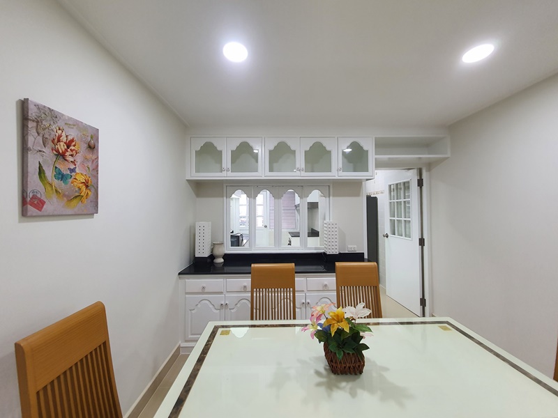 ให้เช่าคอนโด ริชมอนด์ พาเลส พื้นที่ 160 ตร.ม. 3 ห้องนอน เช่า 75,000 บ/ด