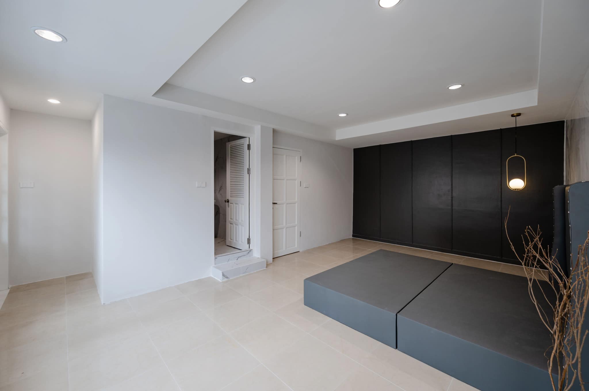 ขาย/ให้เช่า ทาวน์โฮม 4.5 ชั้น ย่านจตุจักร พื้นที่ 26 ตรว. 5 ห้องนอน เช่า 300,000 บ/ด ขาย 19.99 ล้าน