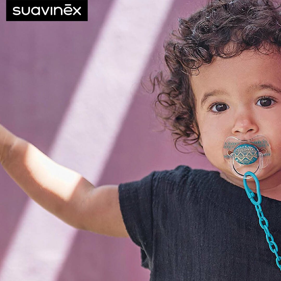 Suavinex จุกหลอกเด็ก สายคล้อง กล่องใส่จุกหลอก รูปทรงมีความสมดุล ใช้ได้ตั้งแต่แรกเกิด