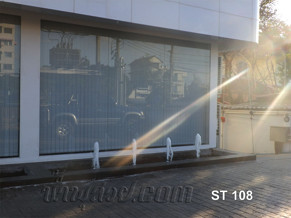 บ่อน้ำพุสี่เหลี่ยมยาว 12 ม.ที่ บ.เอสเทรค ( ประเทศไทย)จำกัด