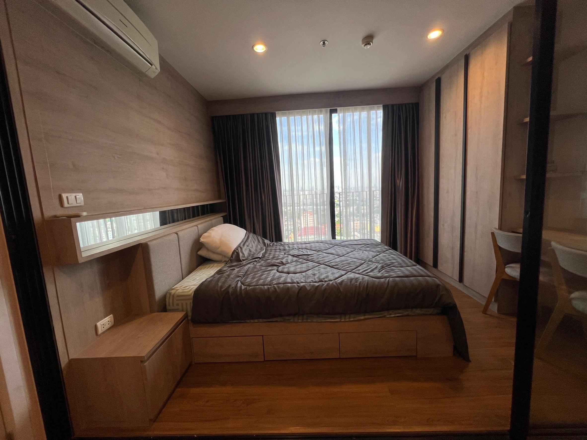 The Tree Interchange 1 bed 36 floor including washing machine 12,500 B