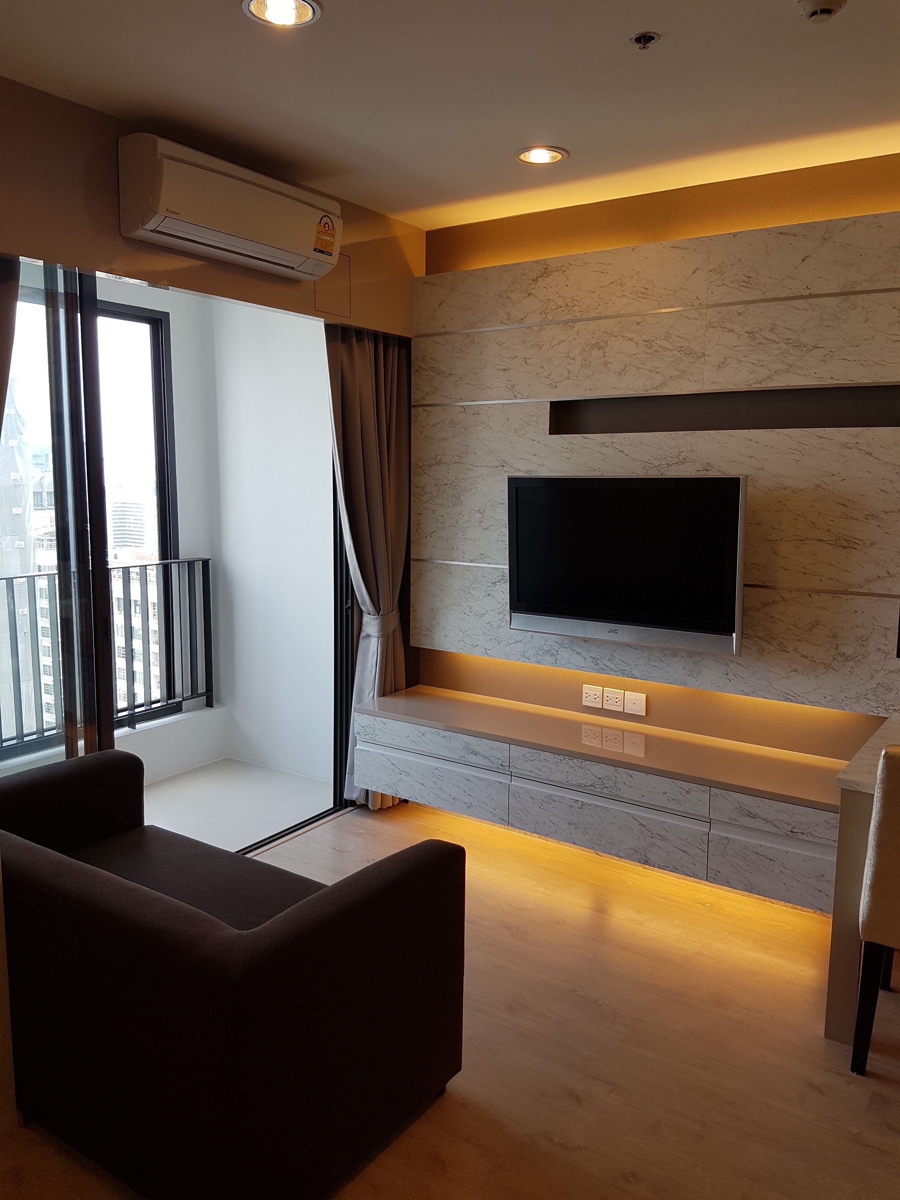 ให้เช่าคอนโด ไอดีโอ คิว ราชเทวี พื้นที่ 35 ตร.ม. 1 ห้องนอน เช่า 23000 บ/ด