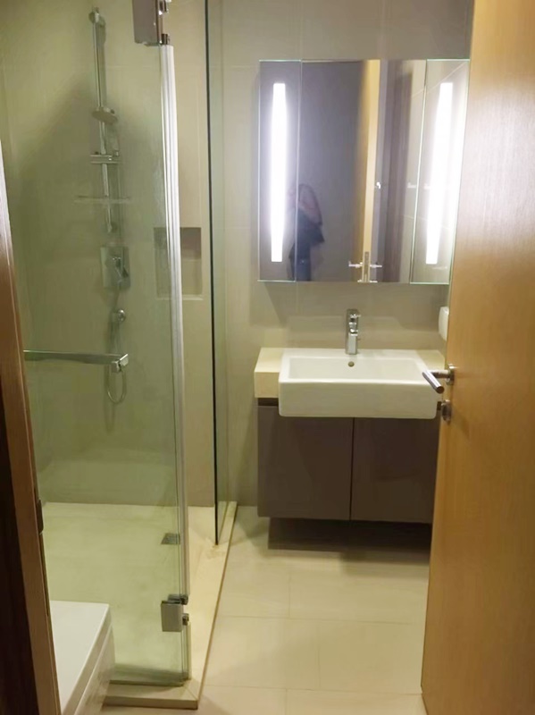 ให้เช่าคอนโด ไฮด์ สุขุมวิท 13 พื้นที่ 76 ตร.ม. 2 ห้องนอน เช่า 42,000 บ/ด