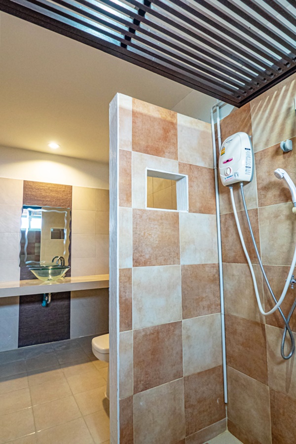 ให้เช่าทาวน์เฮ้าส์ 3ชั้น ย่านพร้อมพงษ์ พื้นที่ 21 ตรว. 4 ห้องนอน เช่า 50,000 บ/ด