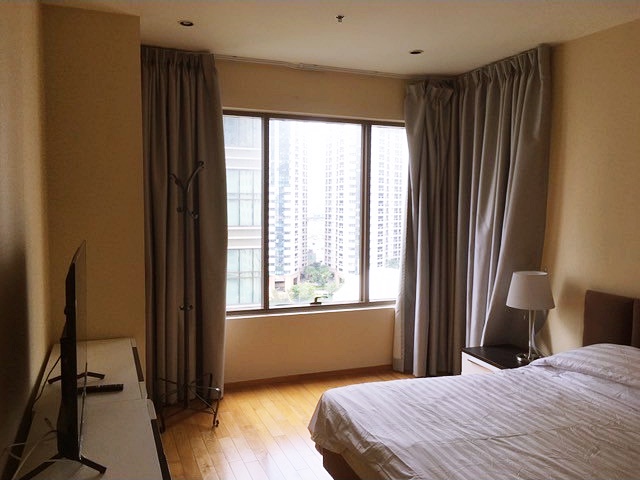 ให้เช่าคอนโด ดิ เอ็มโพริโอ เพลส พื้นที่ 101 ตร.ม. 2 ห้องนอน เช่า 45,000 บ/ด