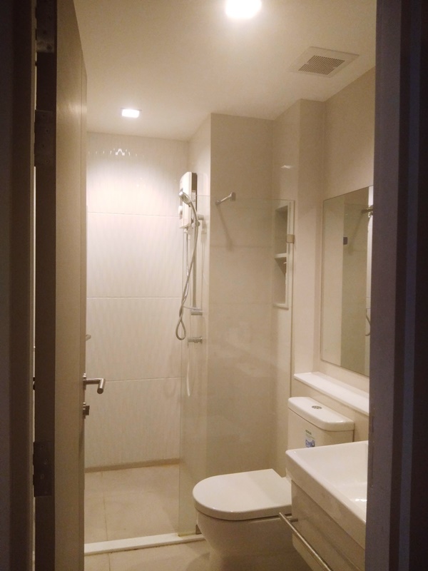 ให้เช่าคอนโด ไลฟ์ อโศก - พระราม 9 พื้นที่ 35 ตร.ม. 1 ห้องนอน เช่า 17,000 บ/ด