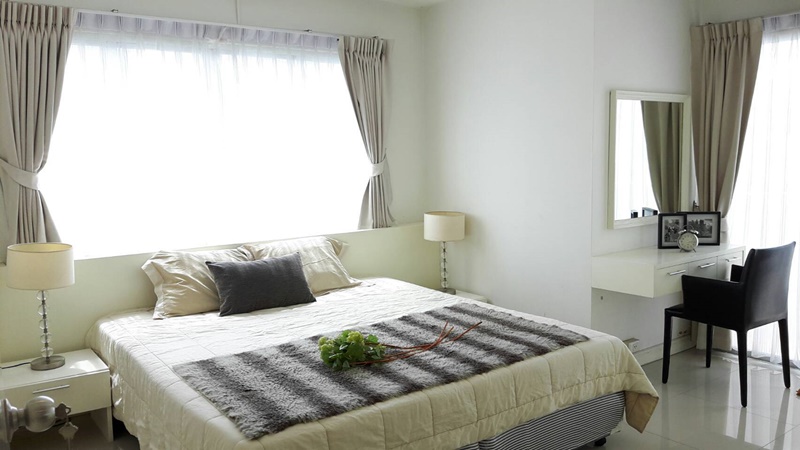 ให้เช่าคอนโด วิทยุ คอมเพล็กซ์ พื้นที่ 68 ตร.ม. 1 ห้องนอน เช่า 18,000 บ/ด