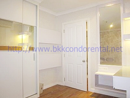 ให้เช่า ลุมพินี เพลส พระราม 9 ตึก D ชั้น 10 พื้นที่ 70 ตรม. 2 ห้องนอน