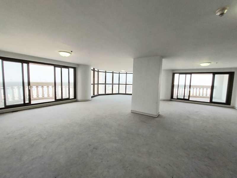 ขายคอนโด สเตท ทาวเวอร์ คอนโดมิเนียม 126 ตรม. (ห้องเปล่า) ขาย 10.7 ล้านบาท