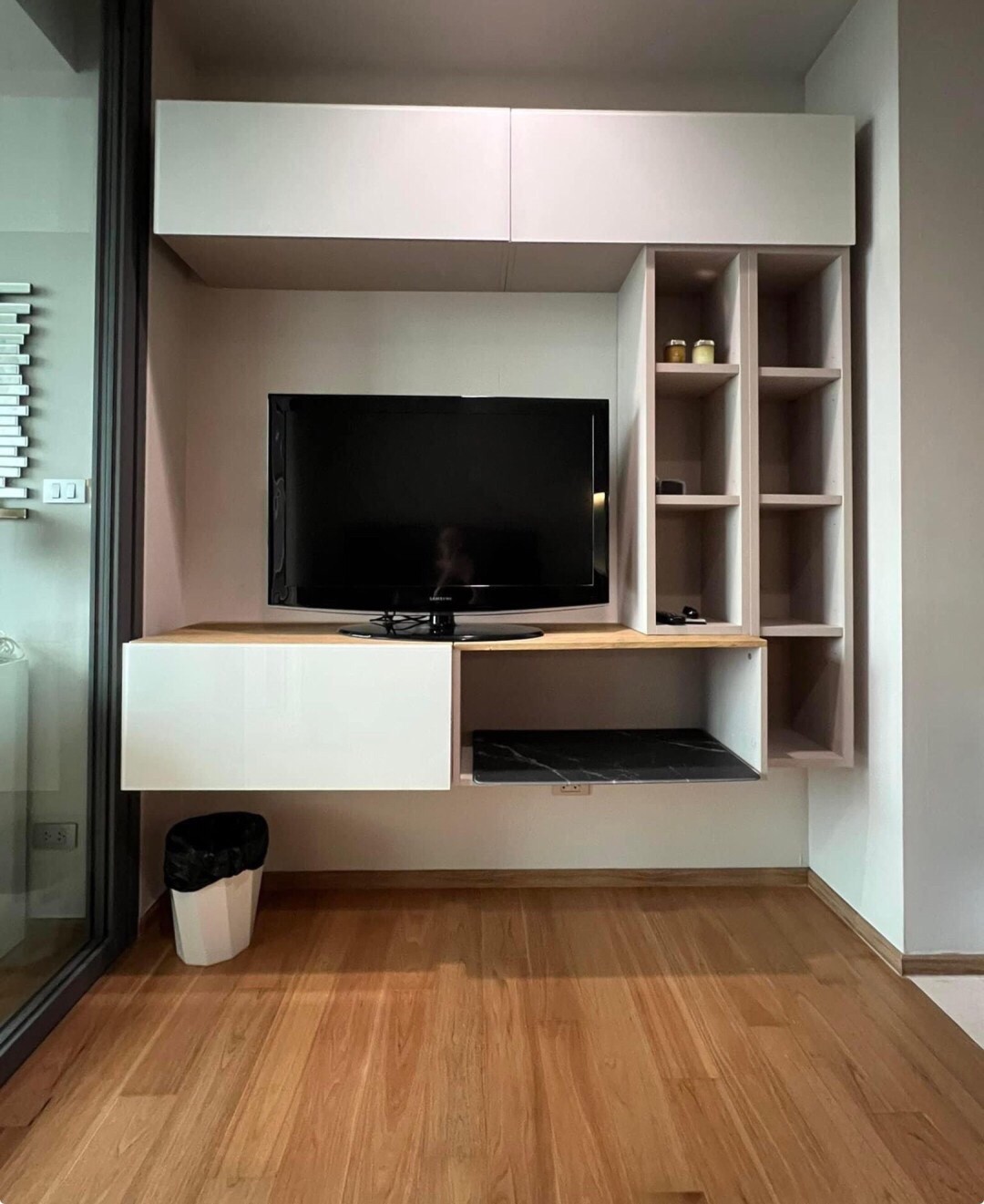 ให้เช่าคอนโด ไฮด์ สุขุมวิท 13 พื้นที่ 31 ตรม. 1 ห้องนอน ราคาเช่า 25,000 บาท/เดือน