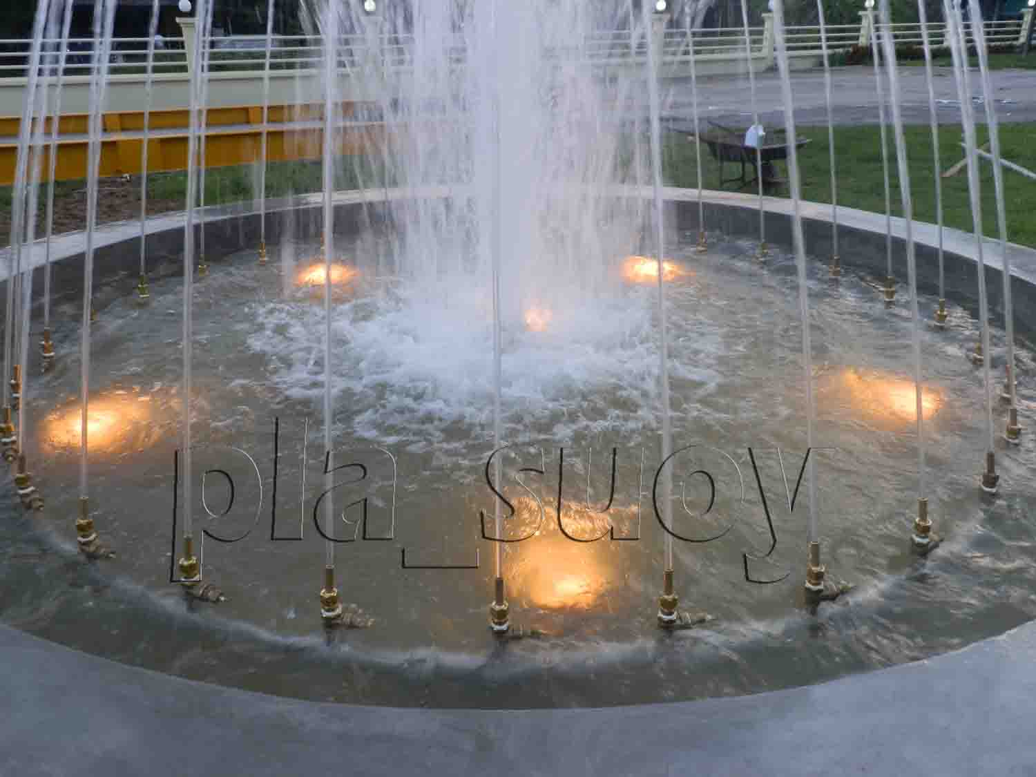 น้ำพุ ฮวงจุ้ย ด้านหน้าบริษัท UNITEX RUBBER ที่ จ. ระยอง