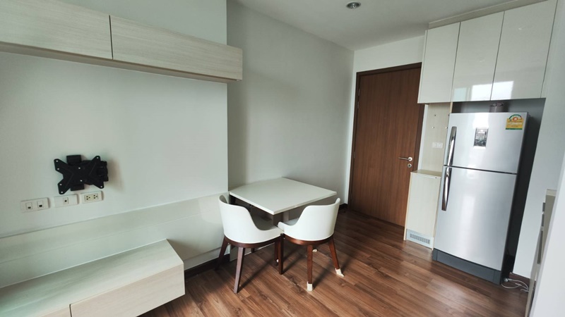 ให้เช่าคอนโด ชีวาทัย อินเตอร์เชนจ์ พื้นที่ 27 ตร.ม. 1 ห้องนอน เช่า 11,000 บ/ด