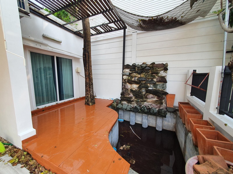 ขายทาวน์โฮม 3ชั้น ย่านรามคำแหง 39 พื้นที่ 32.2 ตรว. 3 ห้องนอน ขาย 6.9 ล้านบาท