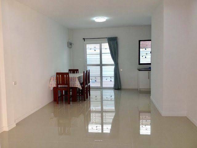 ให้เช่าทาวน์เฮ้าส์ 2 ชั้น ย่านอ่อนนุช พื้นที่ 21.5 ตรว. 3 ห้องนอน เช่า 20,000 บ/ด