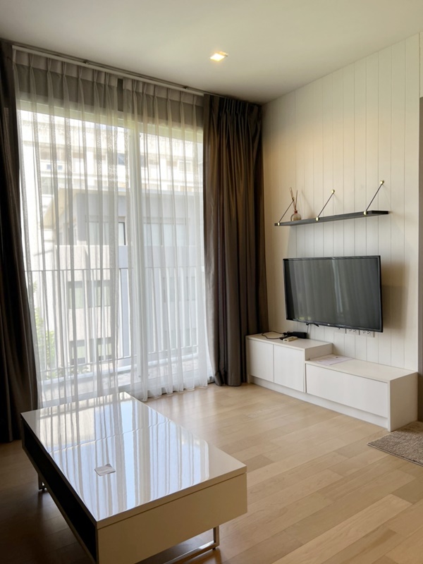 ขาย/ให้เช่า เฮช คิว ทองหล่อ 40 ตรม. 1 ห้องนอน เช่า 45,000 บาท/เดือน ขาย 10.5 ล้านบาท