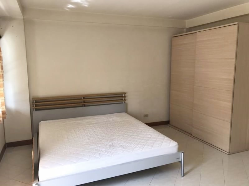 ขายทาวน์เฮ้าส์ 3 ชั้น ย่านรามคำแหง 43 พื้นที่ 20 ตรว. 4 ห้องนอน ขาย 6 ล้านบาท