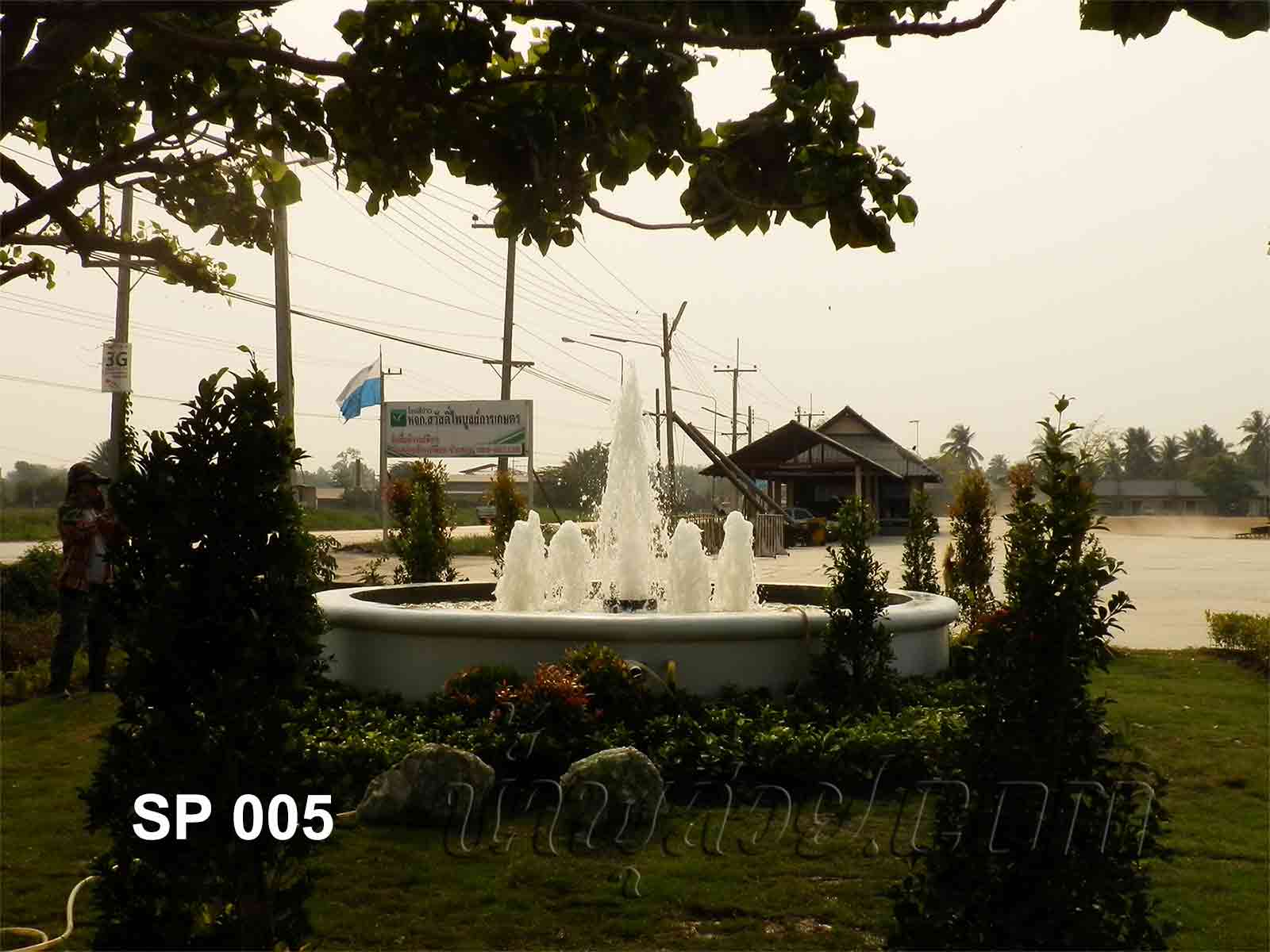 บ่อน้ำพุฮวงจุ้ย ด้านหน้าโรงสีข้าว หจก.สวัสดิ์ไพบูลย์การเกษตร ที่ลาดยาว จ.นครสวรรค์