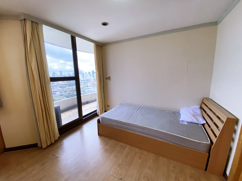 ขายคอนโด ศุภาลัย เพลส สุขุมวิท 39 พื้นที่ 75 ตรม. 2 ห้องนอน ขาย 5 ล้านบาท