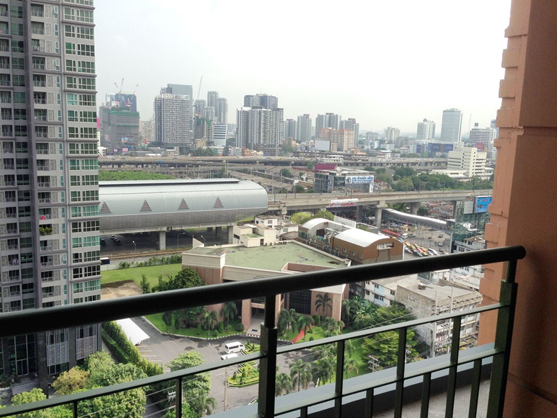 ขาย/ให้เช่า วิลล่า อโศก พื้นที่ 52 ตร.ม.1 ห้องนอน เช่า 25,000 บ/ด ขาย 8.5 ล.