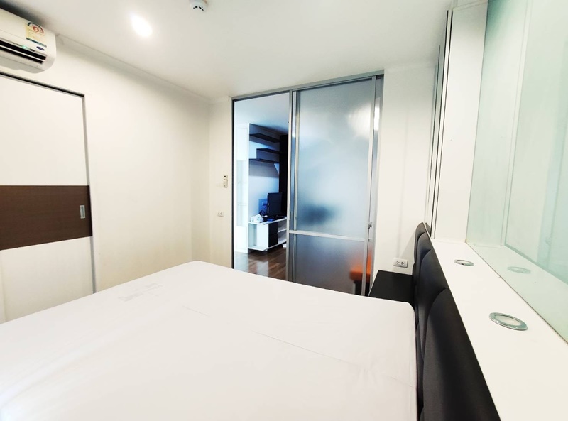 ให้เช่าคอนโด ลุมพินี เพลส รัชโยธิน พื้นที่ 28 ตร.ม. 1 ห้องนอน ให้เช่า 11,000 บ/ด