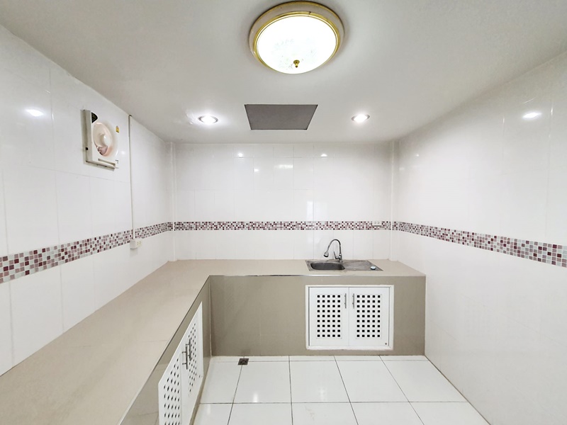 ให้เช่าทาวน์โฮม 4 ชั้น ย่านสุขุมวิท 65 พื้นที่ 21 ตรว. 4 ห้องนอน เช่า 45,000 บ/ด