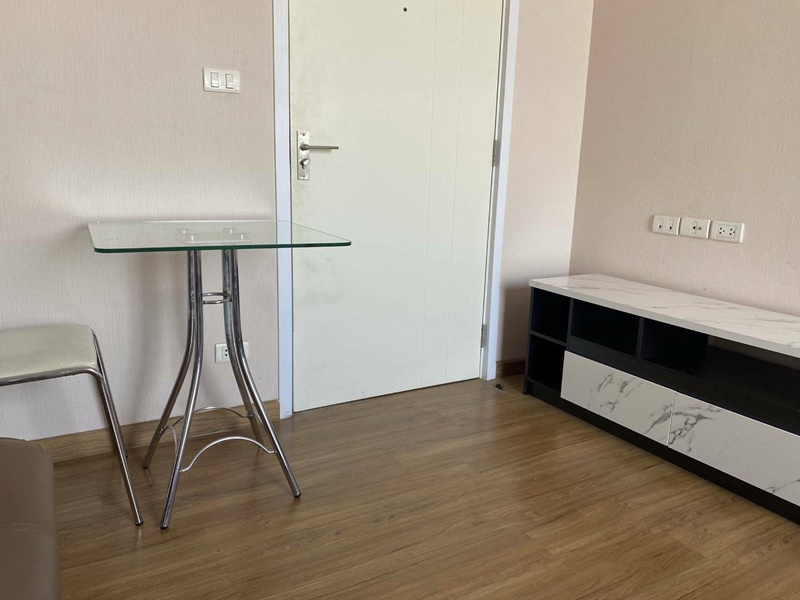 ให้เช่าคอนโด เดอะ ทรี อินเตอร์เชนจ์ พื้นที่ 23 ตร.ม. ห้องคูเปอร์