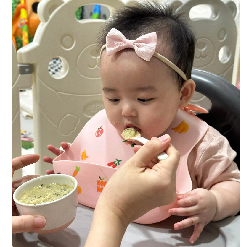 Richell ริเชล ชุดชามป้อนอาหารเด็ก พร้อมช้อนปลายนิ่ม สำหรับเด็ก