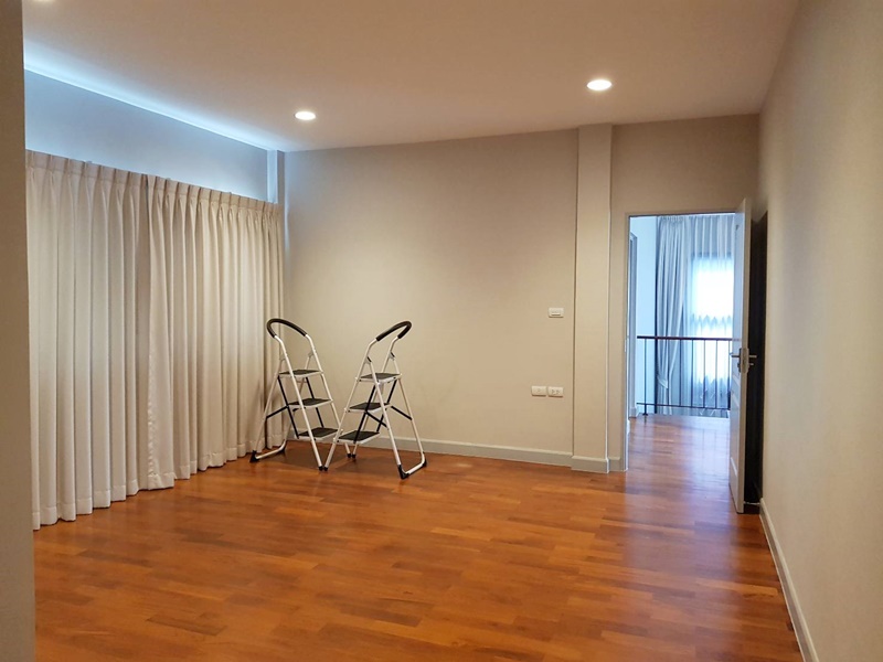 ขายบ้านเดียว 2 ชั้น ย่านสาทร พื้นที่ 94.90 ตรว. 4 ห้องนอน ขาย 19.5 ล้านบาท