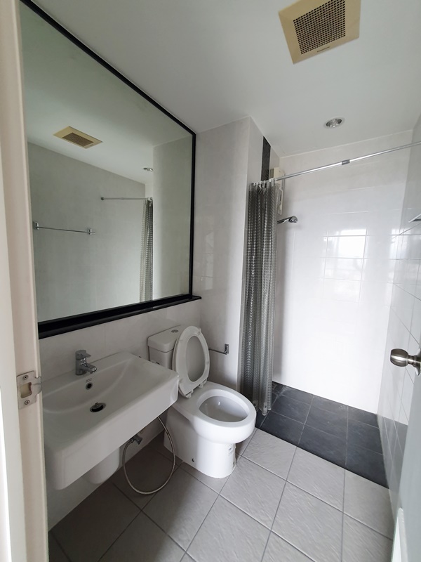 ให้เช่าคอนโด เดอะ ทรี ริโอ้ บางอ้อ พื้นที่ 28 ตร.ม. 1 ห้องนอน เช่า 9,000 บ/ด