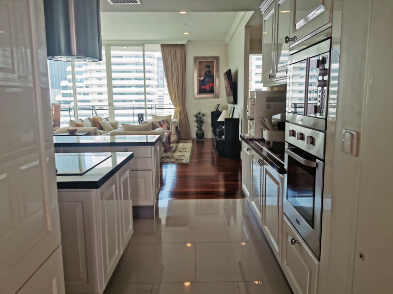 ให้เช่าคอนโด รอย์ช ไพรเวท เรสซิเดนซ์ส พื้นที่ 178 ตรม. 3 ห้องนอน เช่า 150,000 บ/ด