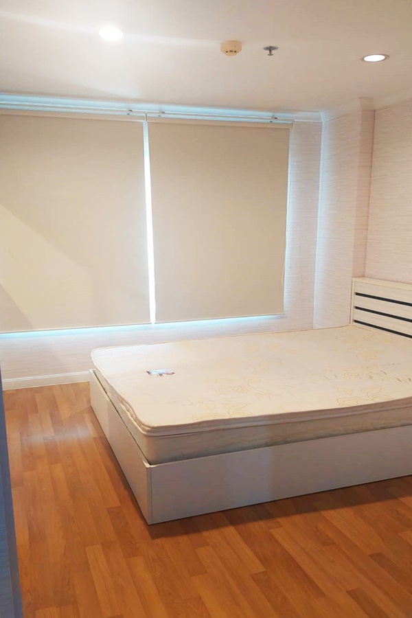 ให้เช่าคอนโด ลุมพินี เพลส พระราม 9 พื้นที่ 35 ตร.ม. 1 ห้องนอน เช่า 13,000 บ/ด