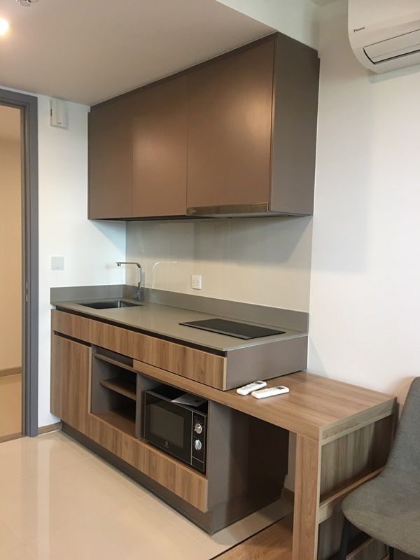 ให้เช่าคอนโด ทากะ เฮาส์ เอกมัย 12 พื้นที่ 30 ตร.ม. 1 ห้องนอน เช่า 17,000 บ/ด