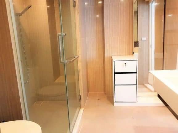 ให้เช่าคอนโด ดาวทาวน์ 49 พื้นที่ 40 ตรม. 1 ห้องนอน เช่า 20,000 /เดือน