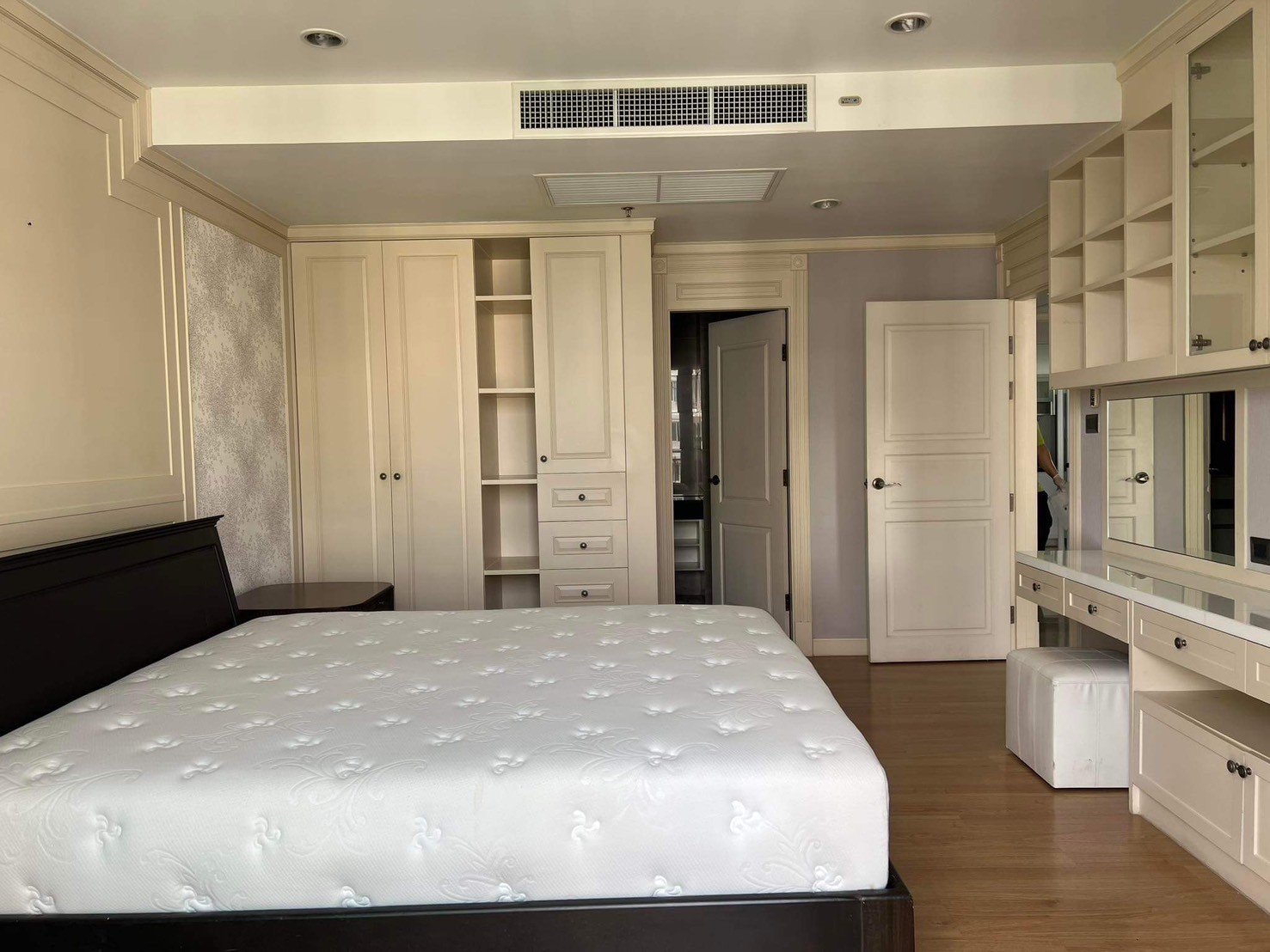 ขาย/ให้เช่า ศุภาลัย เวลลิงตัน พื้นที่ 134 ตร.ม. 3 ห้องนอน เช่า 56,000 บ/ด ขาย 15.5 ล้านบาท