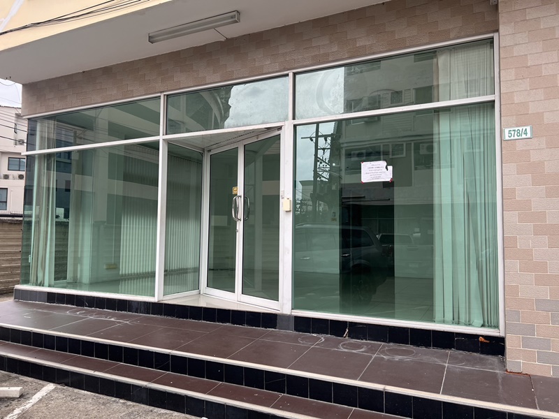 ขาย/ให้เช่า พื้นที่ใต้คอนโด ย่านลาดพร้าว 112 พื้นที่ 60 ตรม. เช่า 19,000 บ/ด ขาย 3.1 ล.