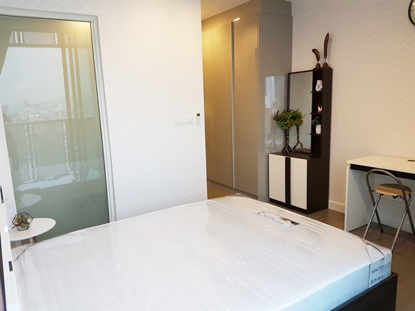 ขาย/ให้เช่า คอนโด เอ สเปซ ไอดี อโศก-รัชดา พื้นที่ 33 ตร.ม. 1 ห้องนอน เช่า 15,000 บ/ด ขาย 4.2 ล้านบาท