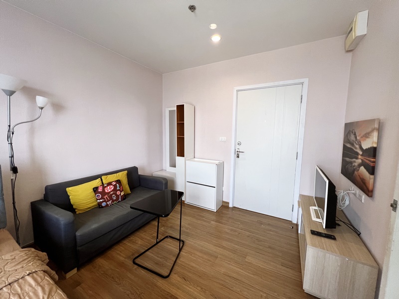 ขาย/ให้เช่า เดอะ ทรี อินเตอร์เชนจ์ 23 ตร.ม. ห้องคูเปอร์ เช่า 7,600 บ/ด ขาย 1.85 ล้าน