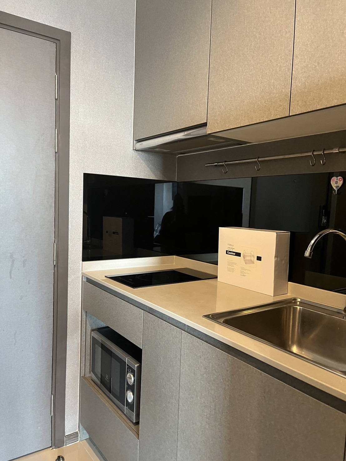 ขาย / เช่า คอนโด เบลล์ แกรนด์ พระราม 9 พื้นที่ 98 ตร.ม. 2 ห้องนอน ขาย 12.6 ล้านบาท เช่า 43,000 บาท