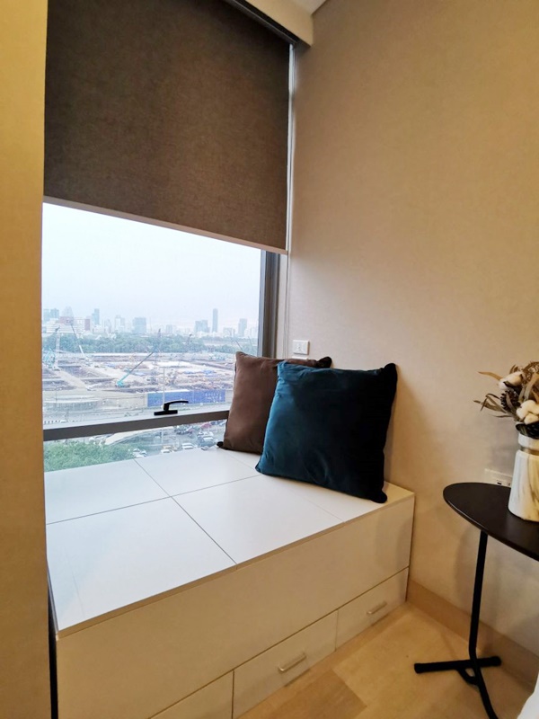 ให้เช่าคอนโด ไซมิส เอ๊กซ์คลูซีพ ควีนส์ พื้นที่ 35 ตร.ม. 1 ห้องนอน เช่า 18,000 บ/ด